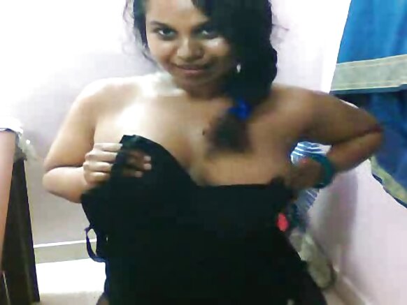 Bharot disom ren busty lily bhojpuri kemera re̱ amak’ sexy bohọk’ ar guḍi uduk’et’ kana