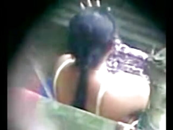 Desi aunty bharat ko gupta bath karne desi aunty gupta chamber sexy sexy movie