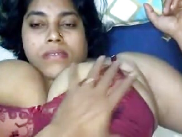 Sexy cinema vidio re bharotiya aunty sex show.