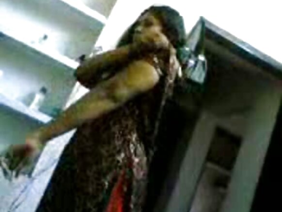 sexy lila citạr desi bo̠do̠l