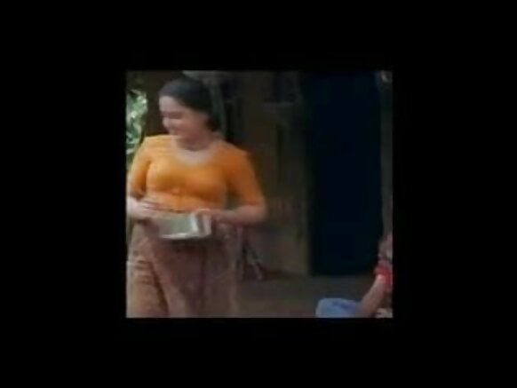 Mit̕ṭen dulạṛiạ mallu xxx purạ hd hindi neckline mallu aunty uduga