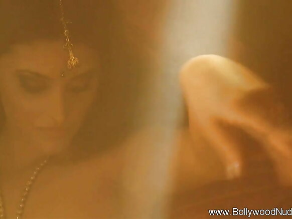 Moj boliwud enec̕ hindi cinema vidio re abo do̠ ạḍi rạskạ ar sexy ko benaoet̕ kana