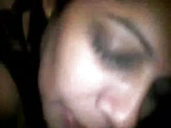 bharoṭiạ gharońj ar sexy cinema bunny milf