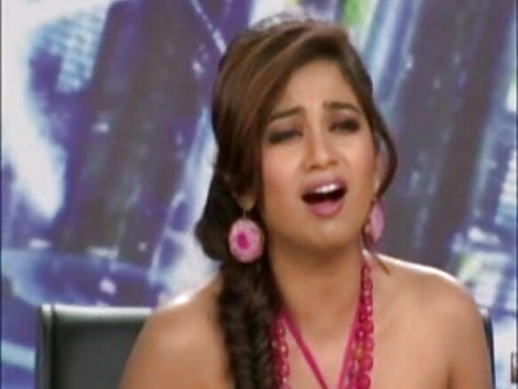 Bharot disom ren sereng shreya ghoshal mit’ sexy cinema telebijon show re̱ gọṭhọn bohoḱ bharoṭiạ bohoḱ ko uduḱet́ kana