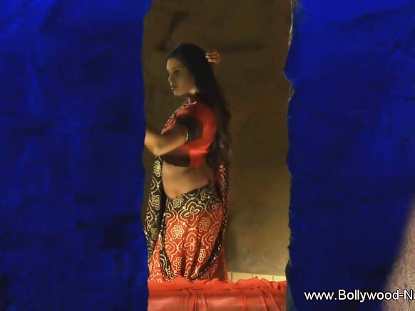 Prabhab Bolinude Enec̕ Sexy Vidio Sexy Citạr Prabhab