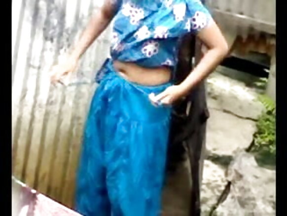 Desi priyanka chopra sexy cinema kuri bahar re sạnạo kana