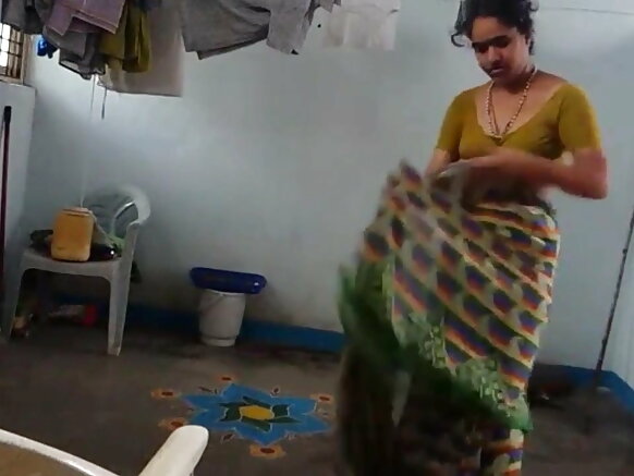 Desi sexy show desi bathroom sari salak’ bohok’ dhuri sọtọr tayọm bebọhar et’ kana