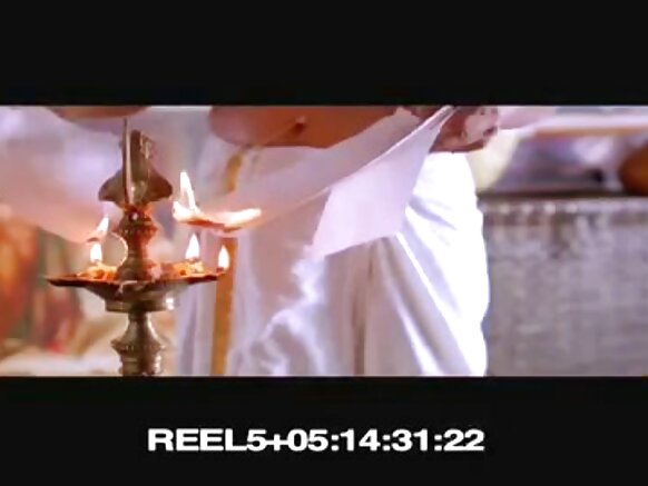 Nandana sen ṭōplēsa sēksi hindi philm sēksi rasiya - ṭōplēsa mē purā ḍāna ḍēka kāṭē