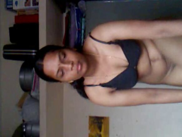 gạḍi sexy vidio photo ńel bharoṭ kuri