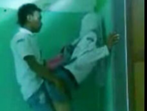 sexy hindi vedio mera chada rahe me