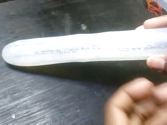 Hindi re̱ jọgajog DIY khelna, mọbiṇa jọgajog reak’ cinema, dildo, glu gun cet’ leka benao huyuk’a