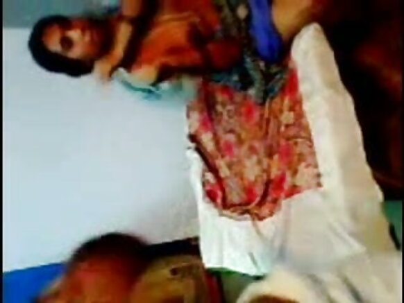 Desi bahu do jawae gate sexy bhojpuri movie choda